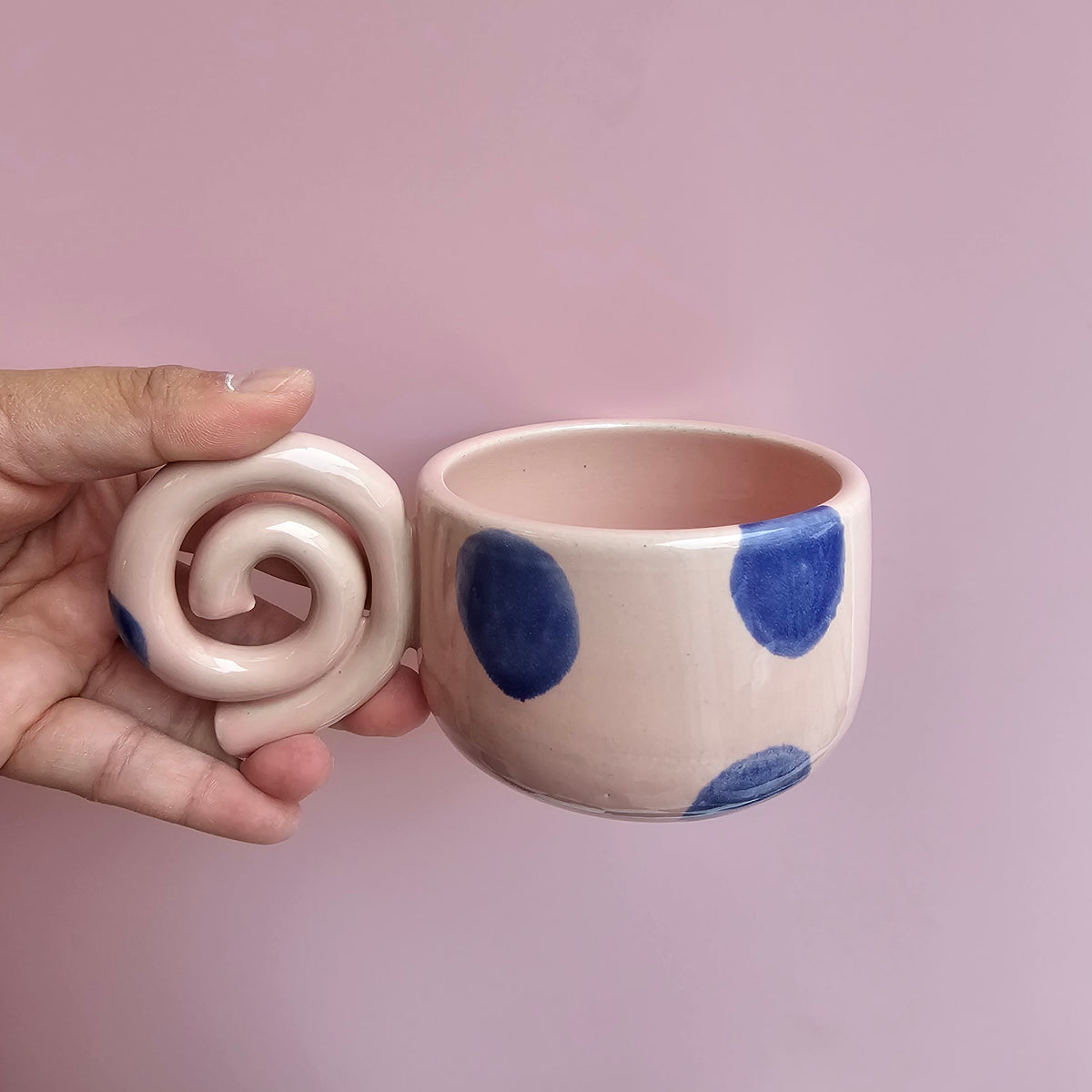 POODLE SPIRAL MUG DOTS
