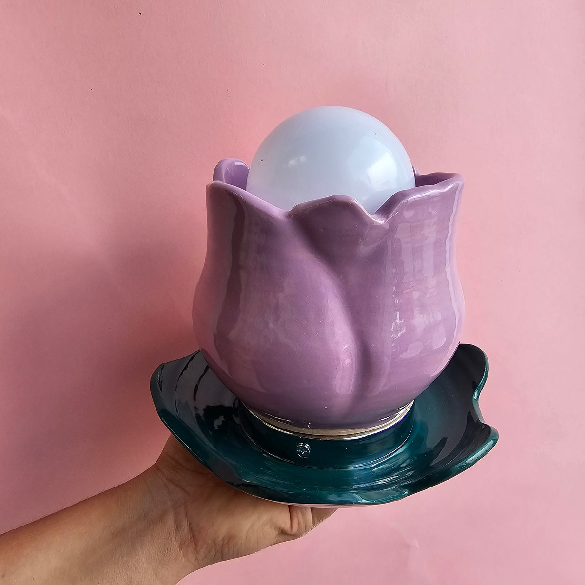 TARO TULIP LAMP