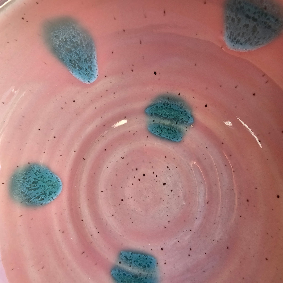 GUMMY WORM SPECKLED PLATE BOWL