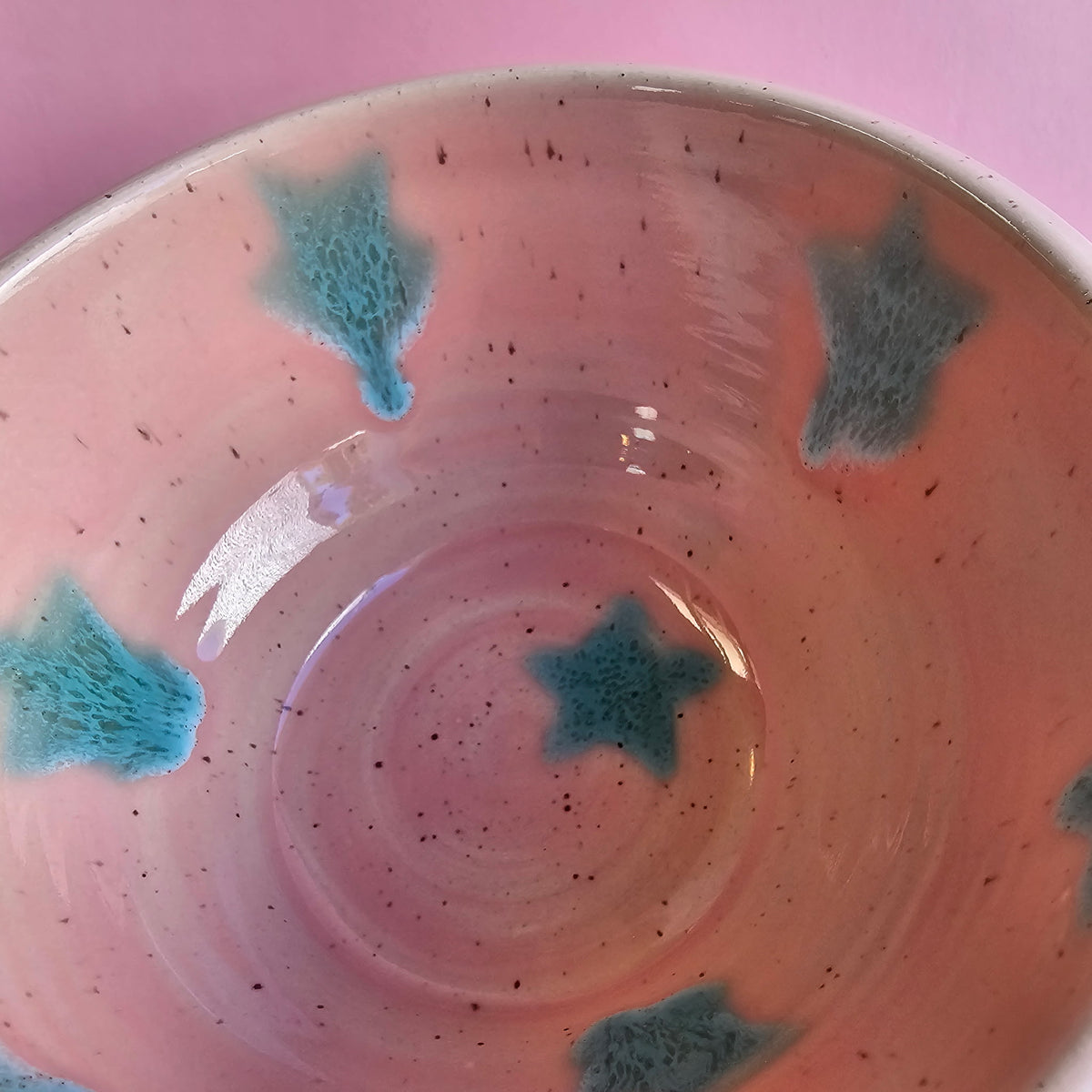GUMMY WORM OKRA STARS BOWL